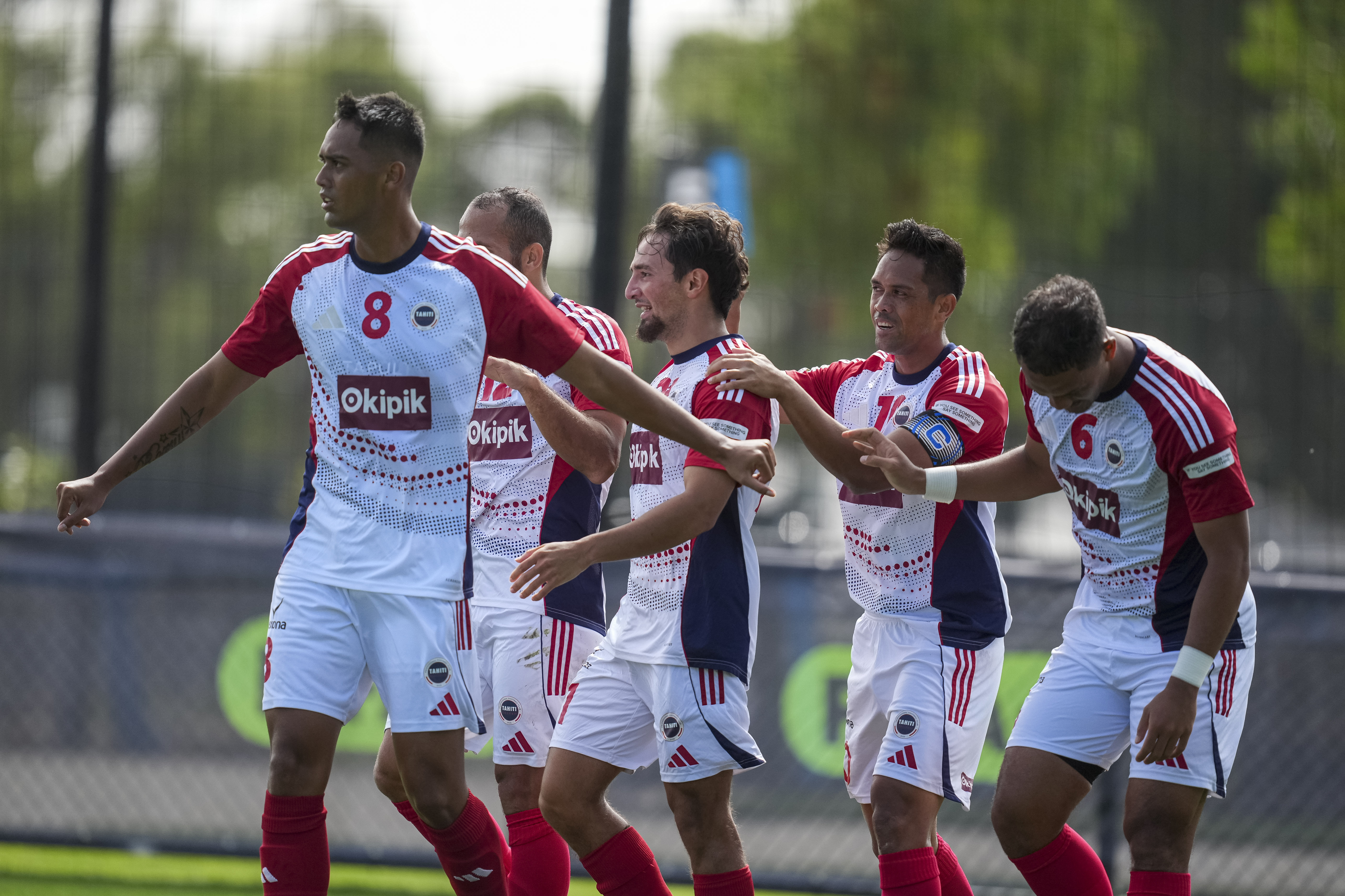 260303 AR 878 Phototeknz